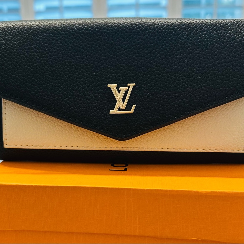 Louis Vuitton Black and Cream Wallet